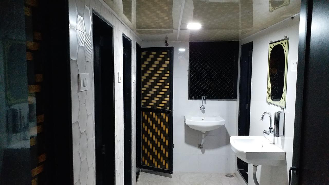 מומביי One Step Hostel מראה חיצוני תמונה