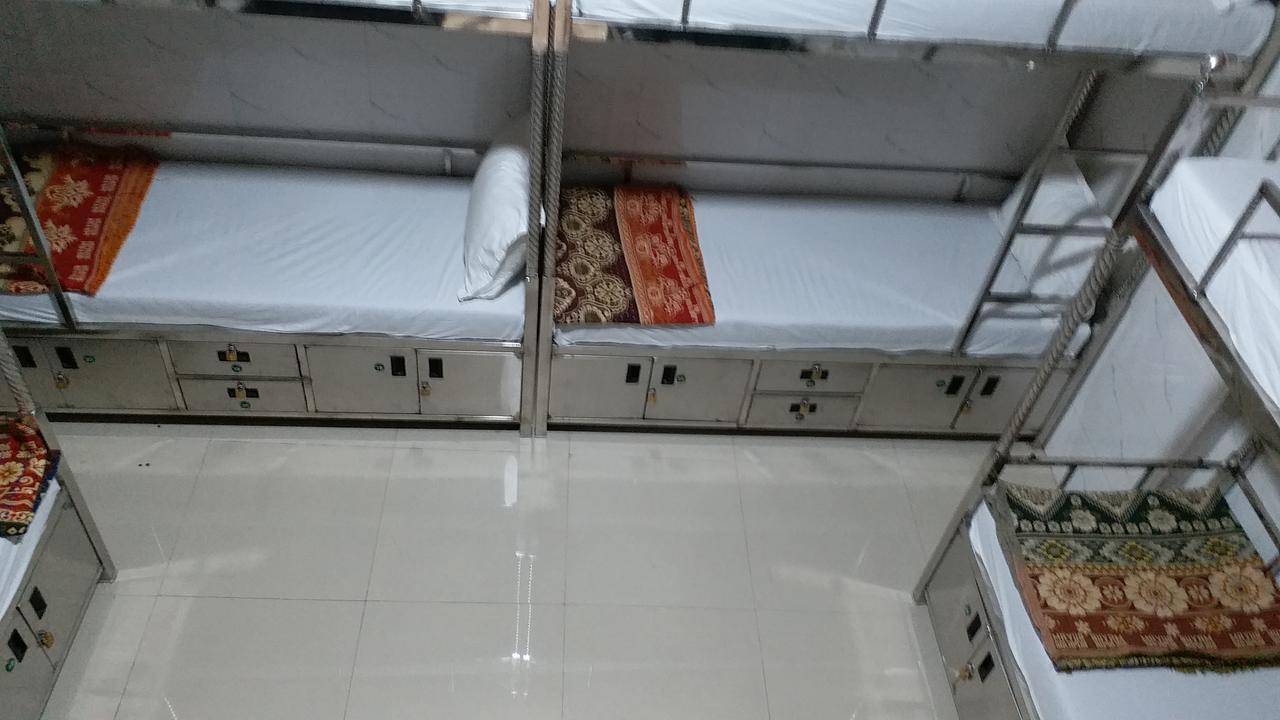 מומביי One Step Hostel מראה חיצוני תמונה