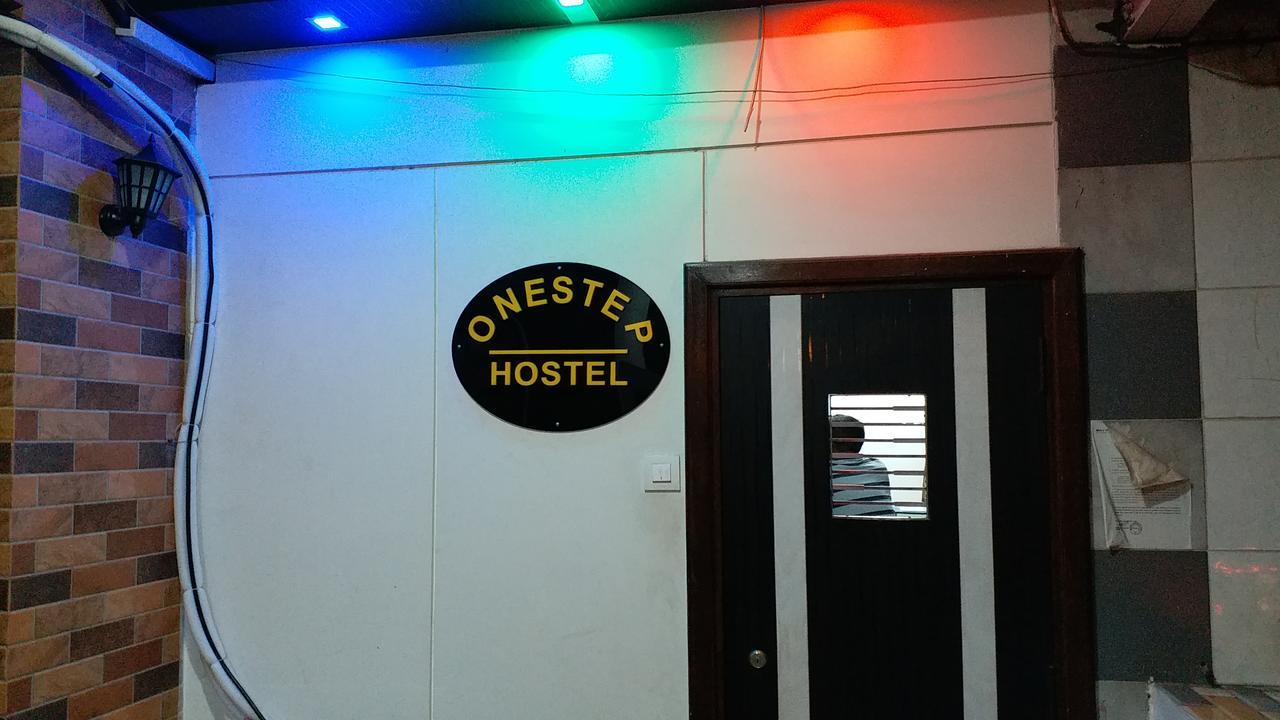 מומביי One Step Hostel מראה חיצוני תמונה